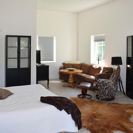 Beautiful Apartment In Lagan With House Sea View Exterior foto